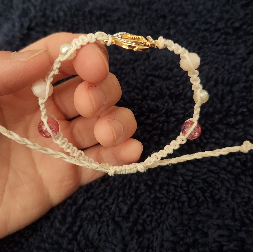 Beautiful White Bracelet - Picture 3 of 3